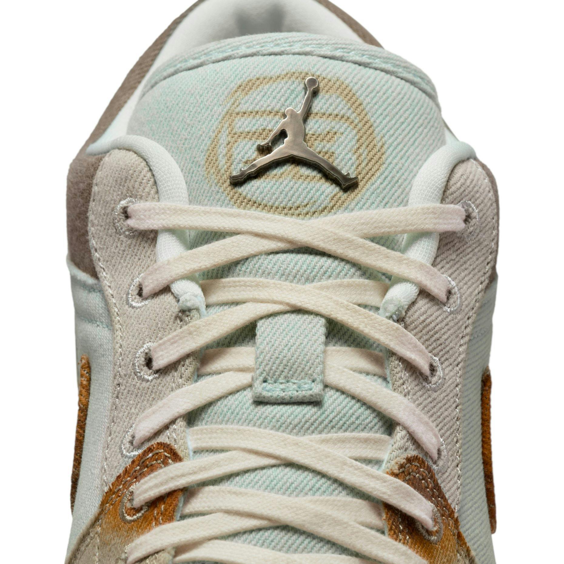 Nike Air Jordan 1 Low SE sneaker