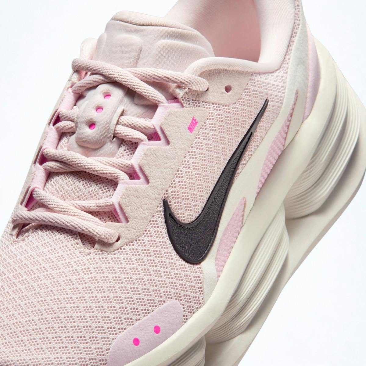 Nike’s new Comfort Ride EasyOn sneaker, Comfy Sneaker