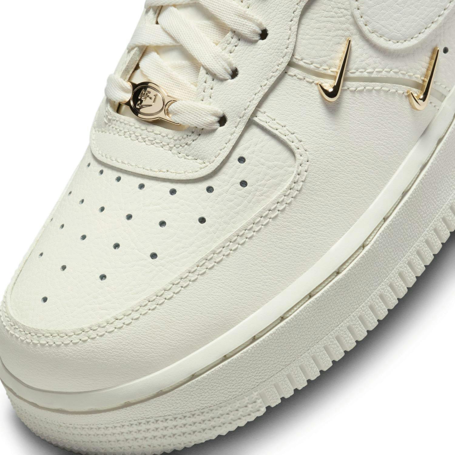 Nike Air Force 1 '07 LX