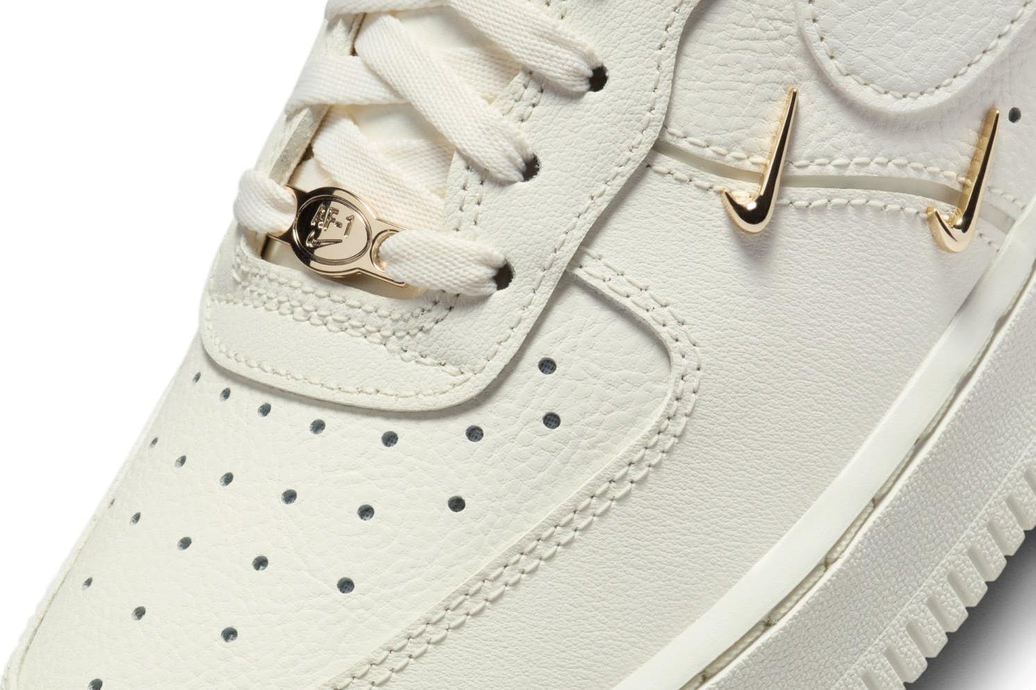 Nike Air Force 1 '07 LX