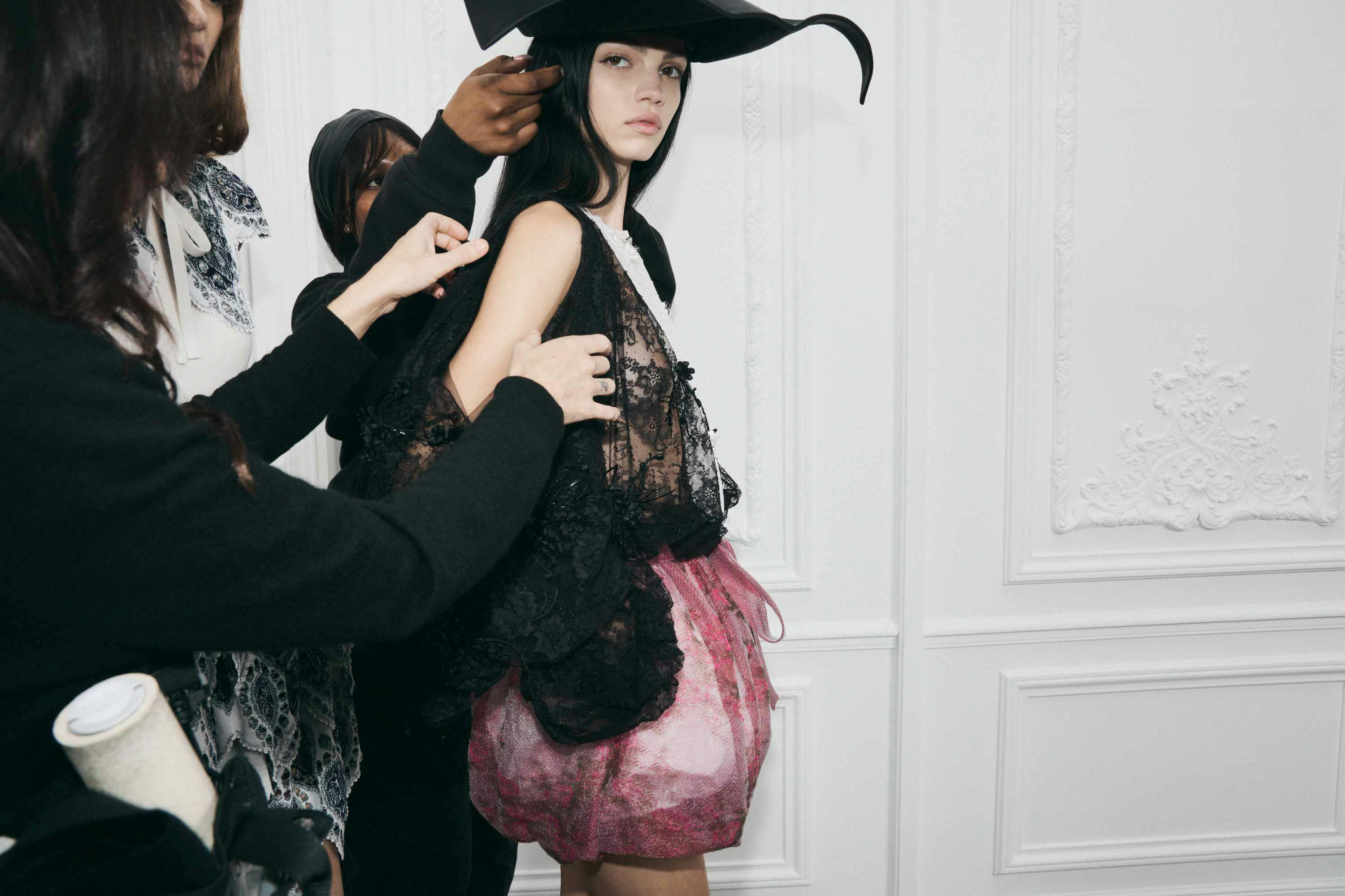 dior jonathan anderson backstage handbags ss26 collection runway show