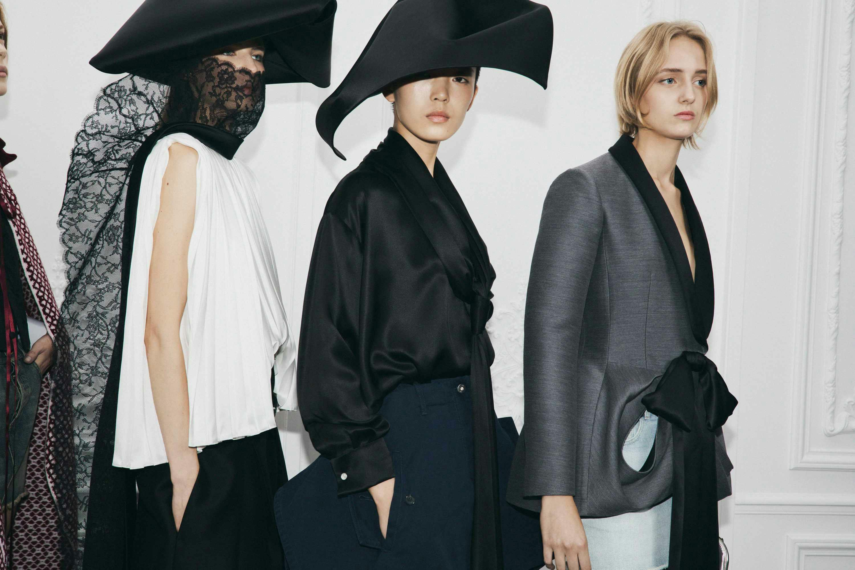 dior jonathan anderson backstage handbags ss26 collection runway show