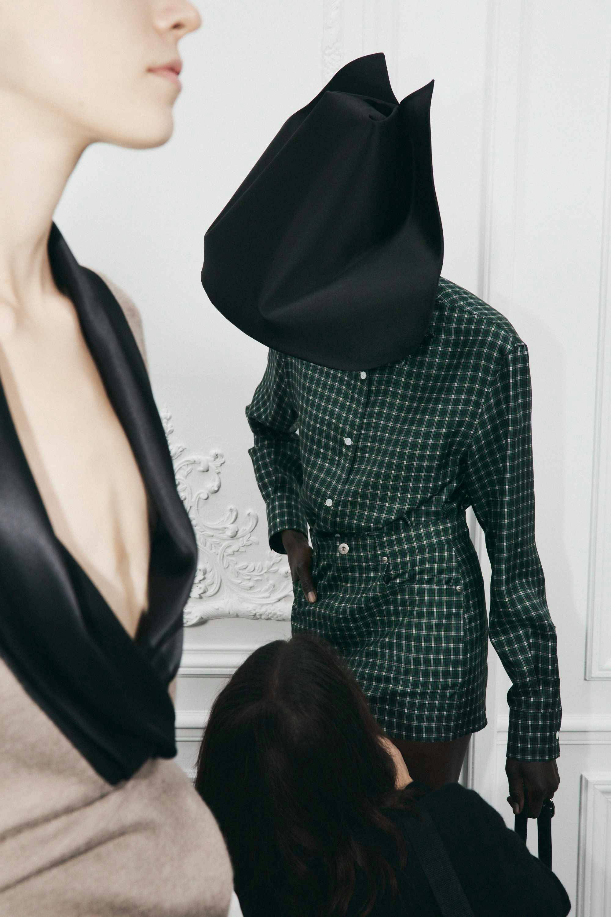 dior jonathan anderson backstage handbags ss26 collection runway show