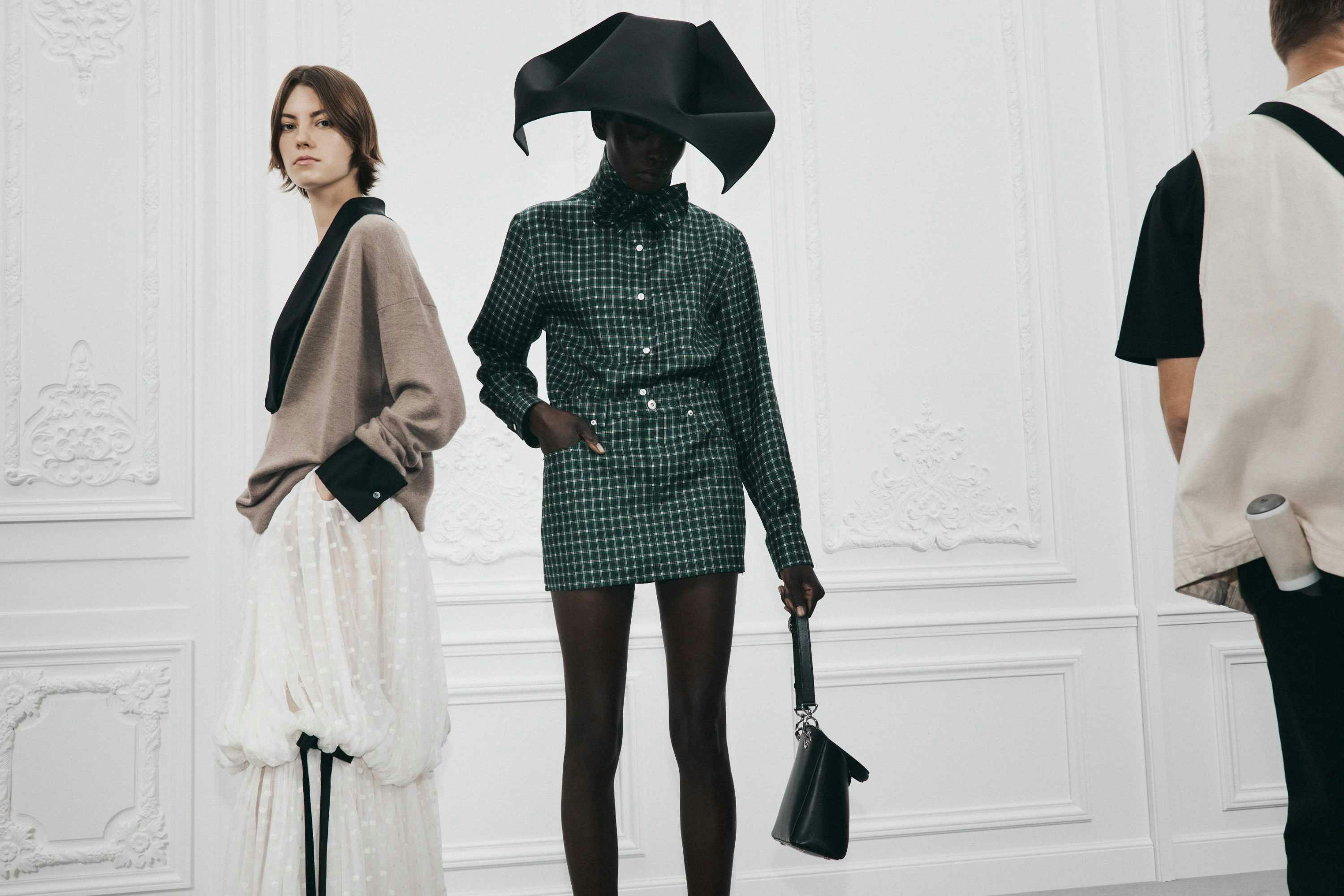 dior jonathan anderson backstage handbags ss26 collection runway show