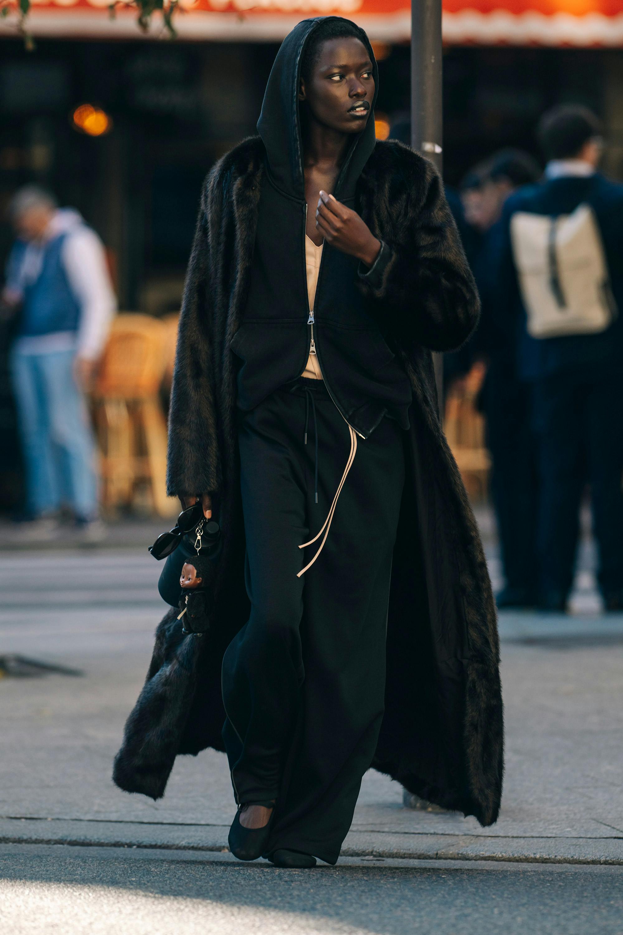 In Betweens by H&M Lets the Models Run The Show