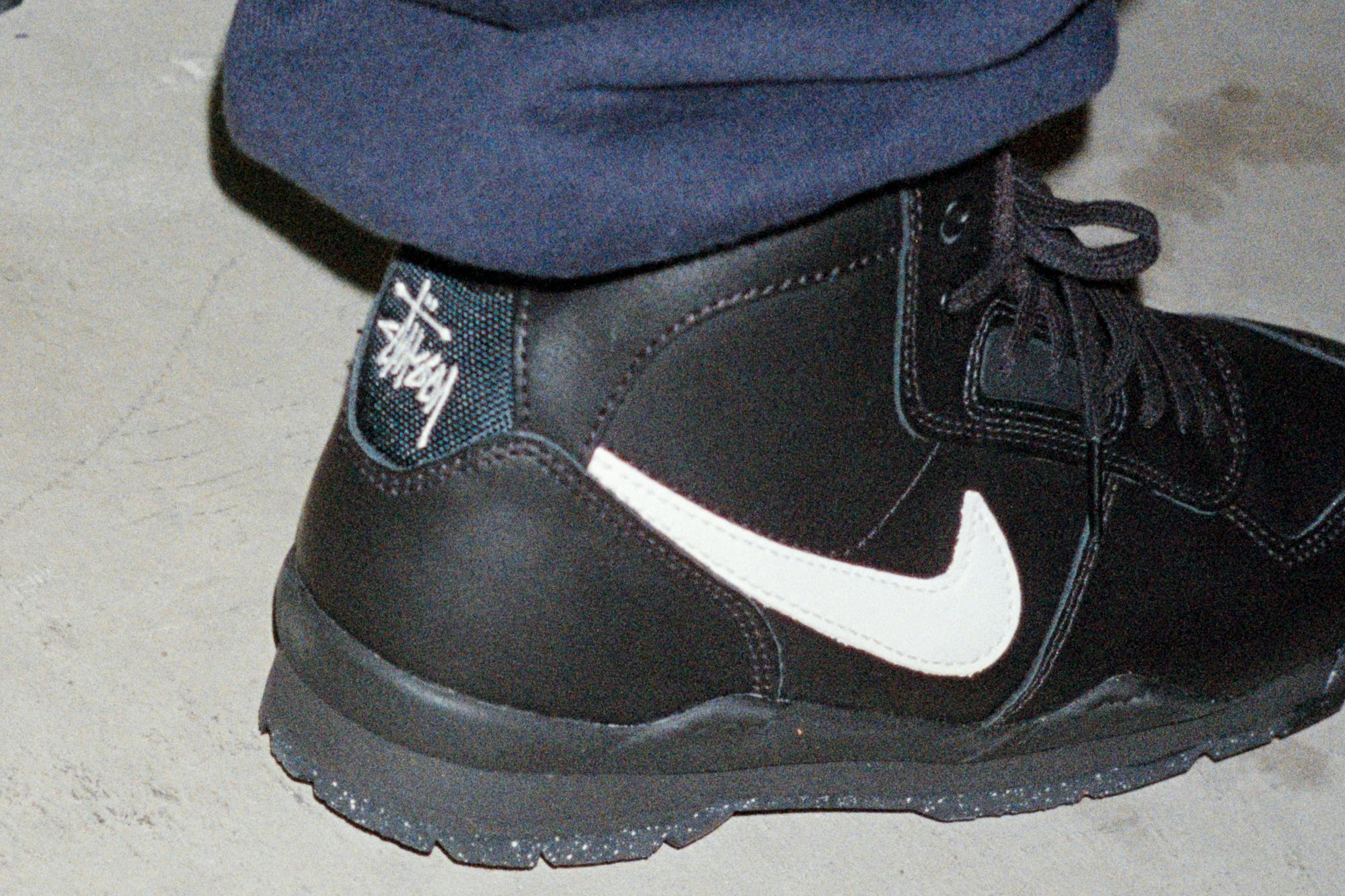 nike stussy baltoro boot