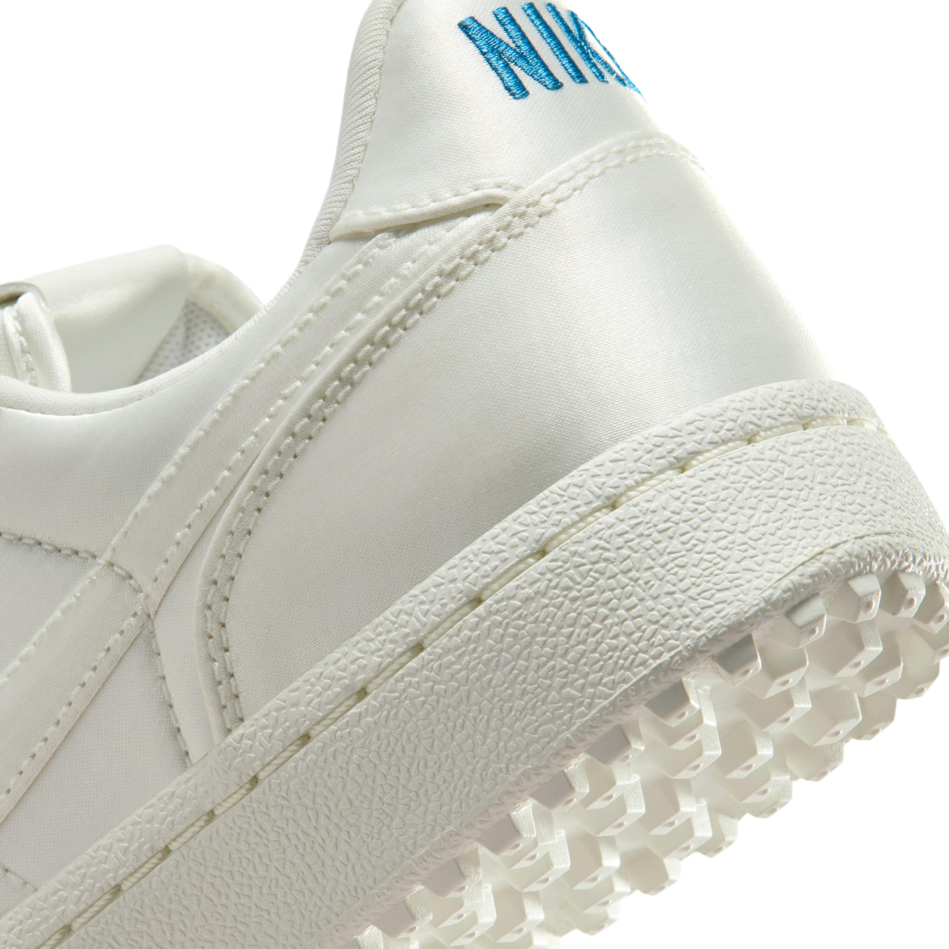 nike field general sail