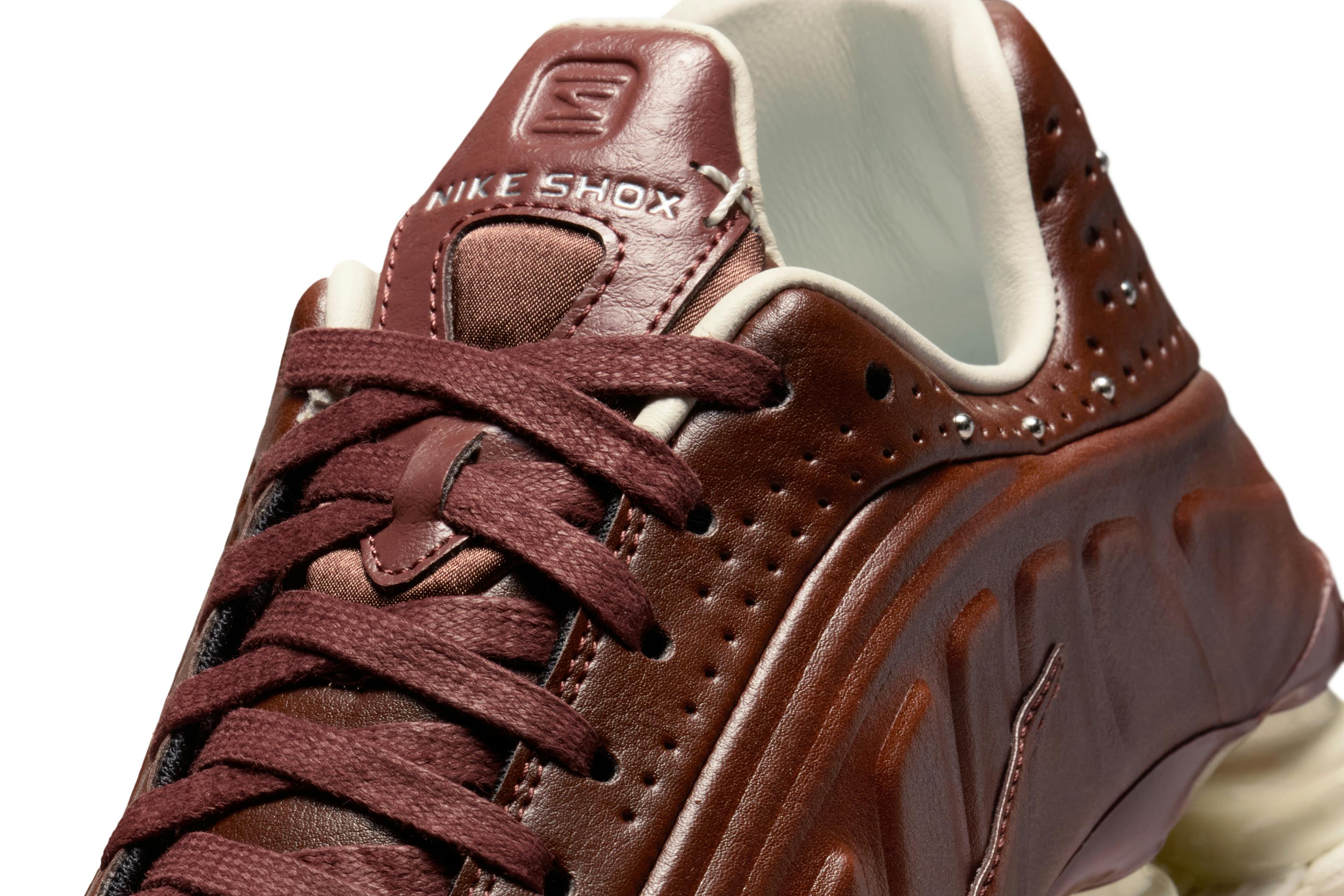 nike shox r4 dark pony