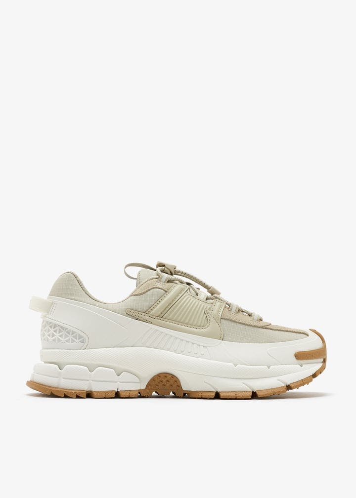 nike vomero roam sail