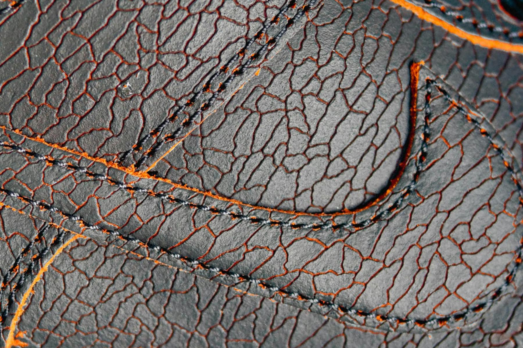 nike sb dunk low krampus