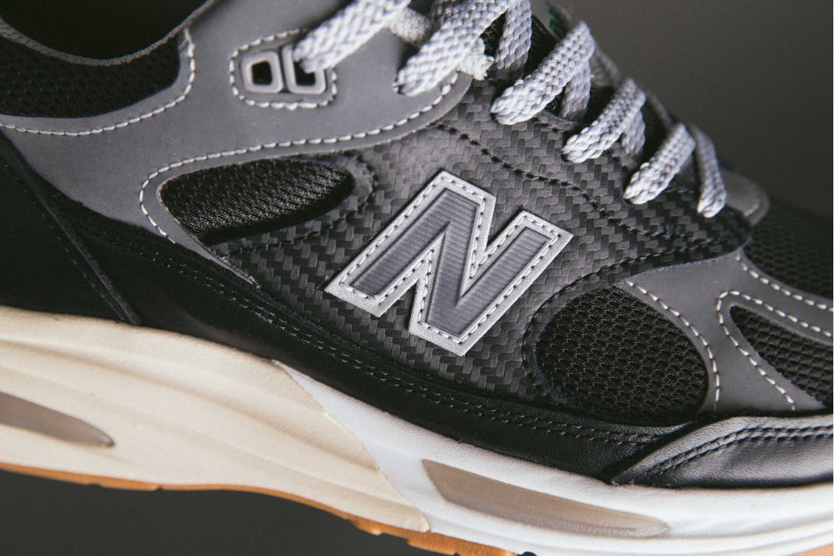 up-there-new-balance-991v2-carbon-fiber