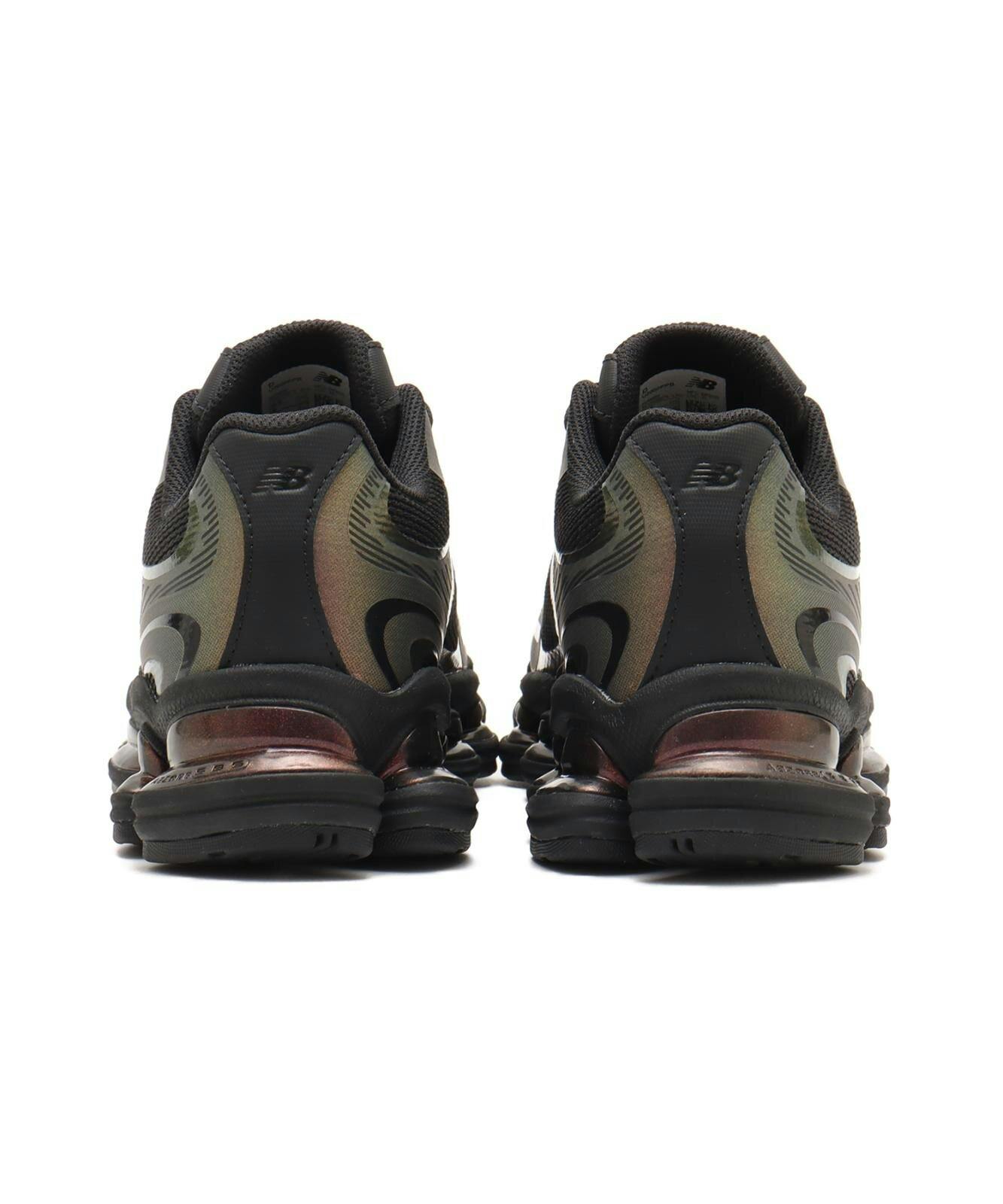 New Balance x Atmos' "metallic" sneakers "2000"