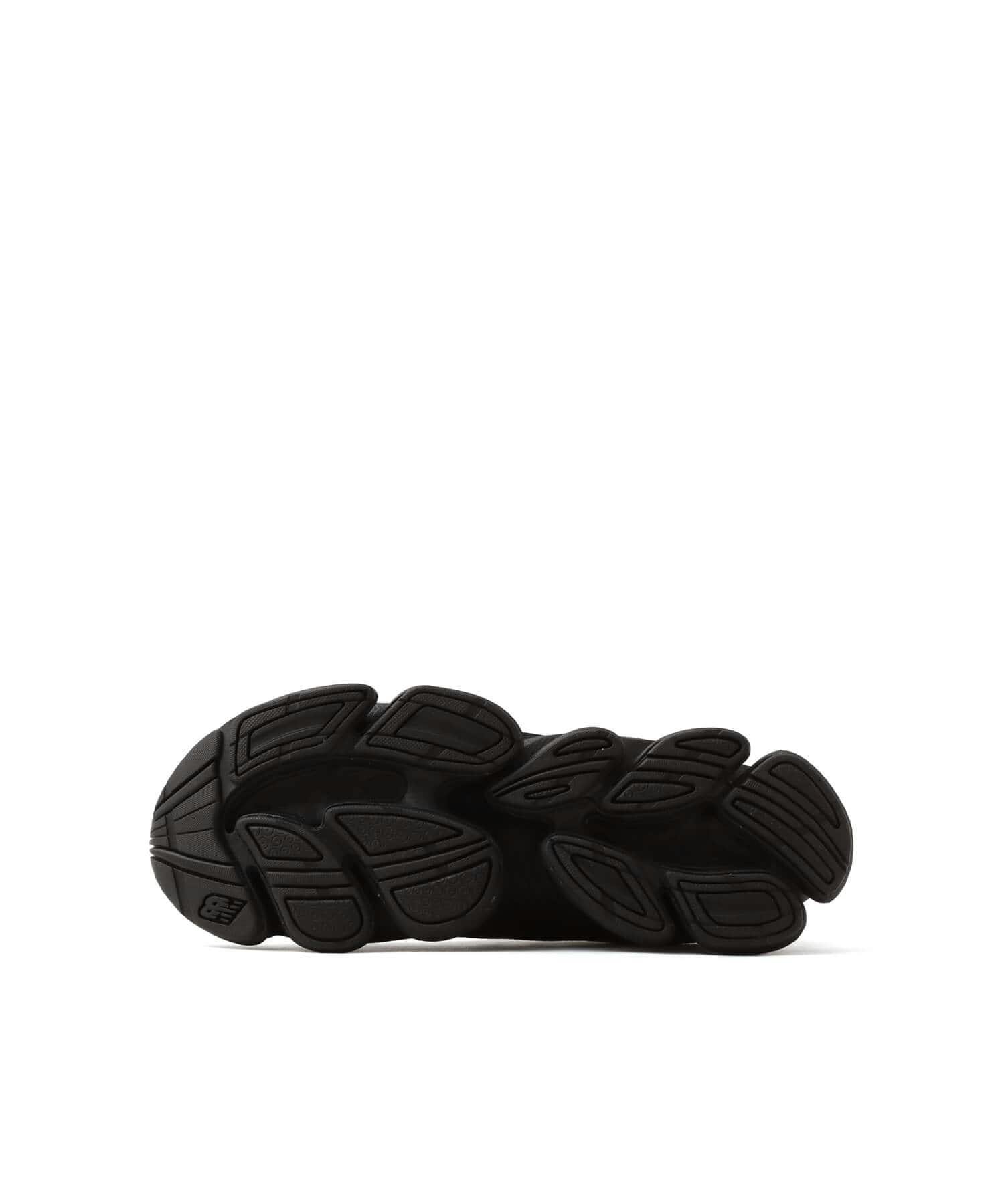 New Balance x Atmos' "metallic" sneakers "2000"