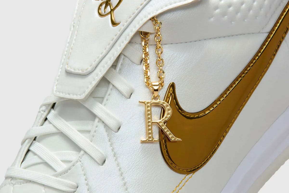 ronaldinho-nike-tiempo-legend-touch-of-gold