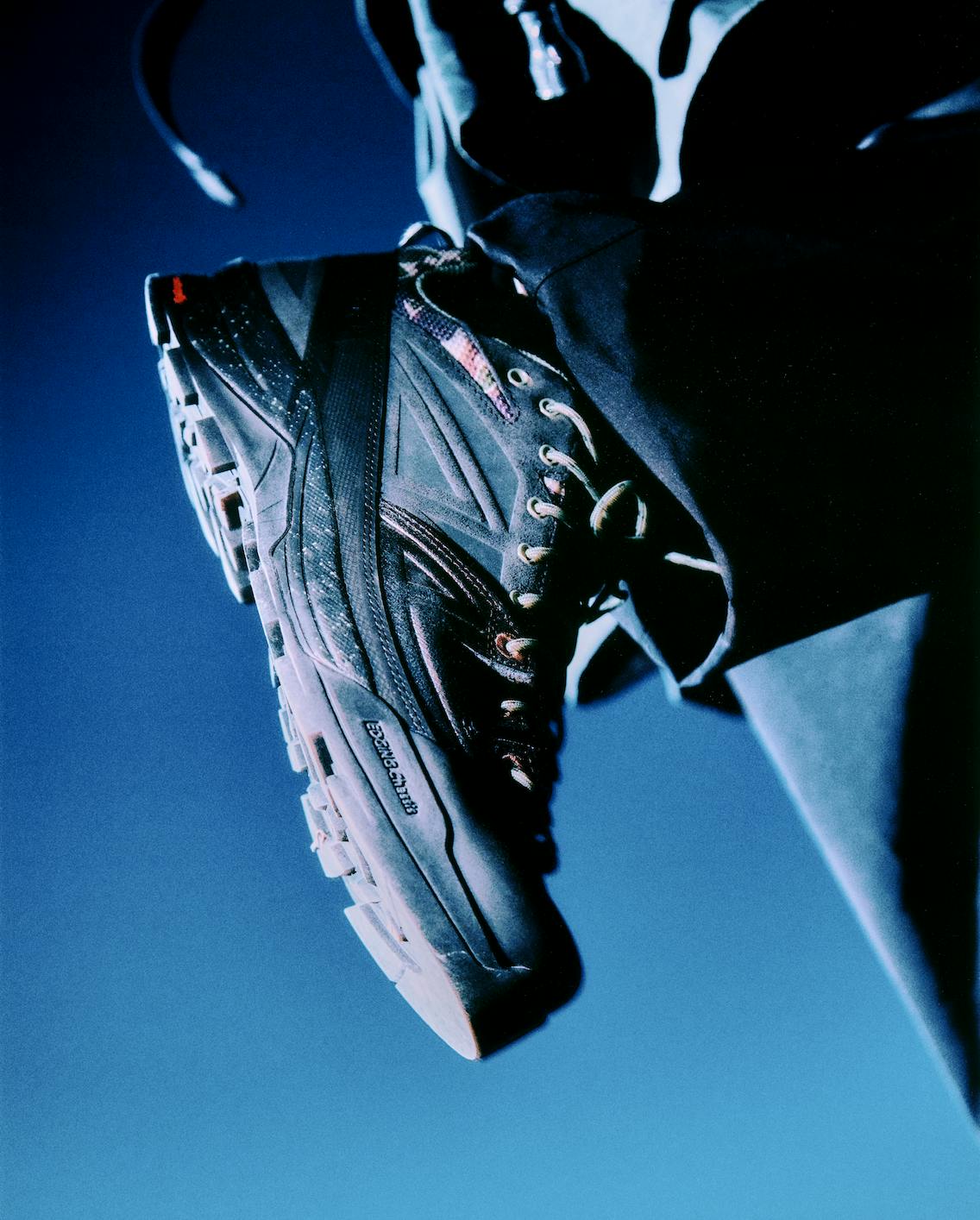 HART ハート　AIR CRV TT SALOMON Carhartt Made Salomon's Hardest-Working Trail Shoe Tougher