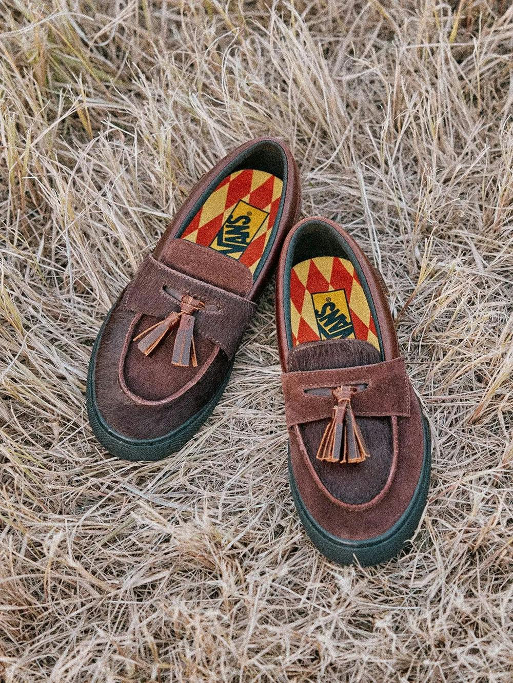 靴 Vans Loafer Year of the Horse/brown 23 Vans Hairy Horse Loafer Is the Mane Attraction