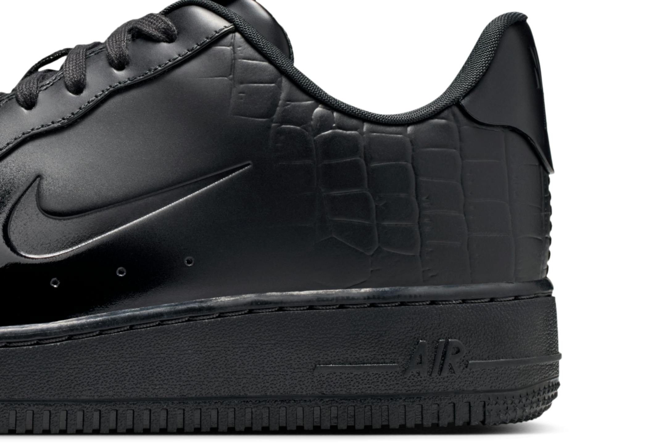 Nike’s Greatest Sneaker Is Even Better in Italian Leather