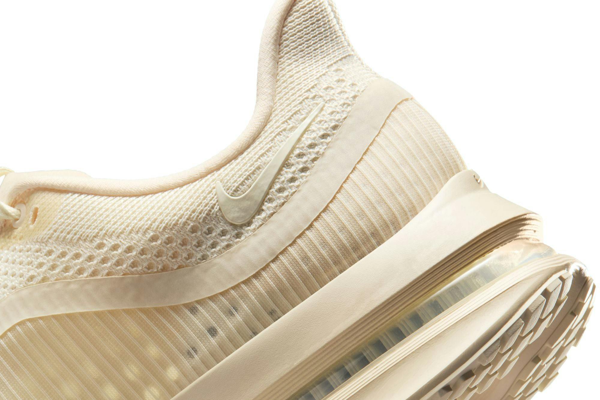 Nike’s Freshest Running Shoe Looks Better in Its Natural Swooshless State