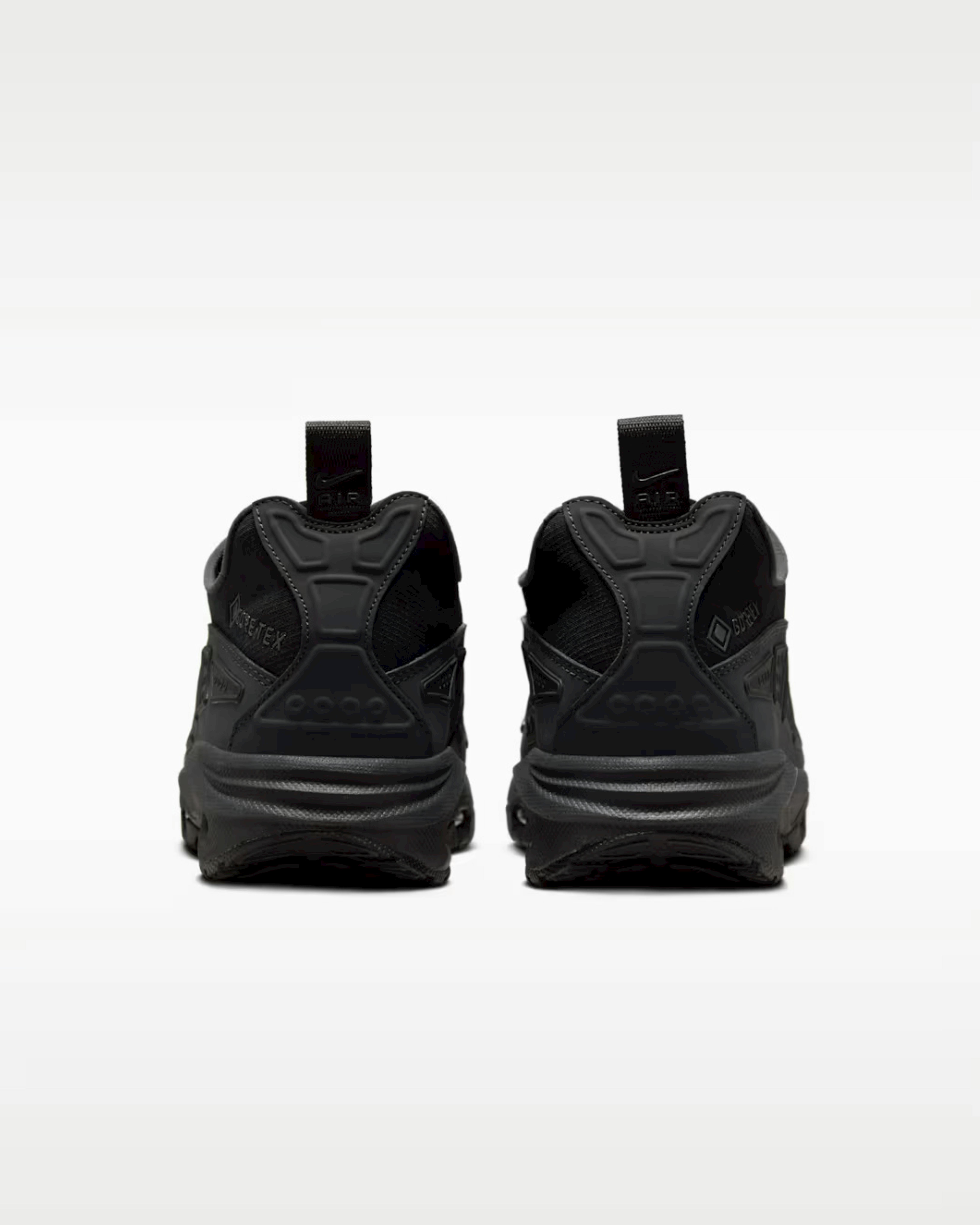 The Nike Air Max SNDR GORE-TEX Loves Rainy Days