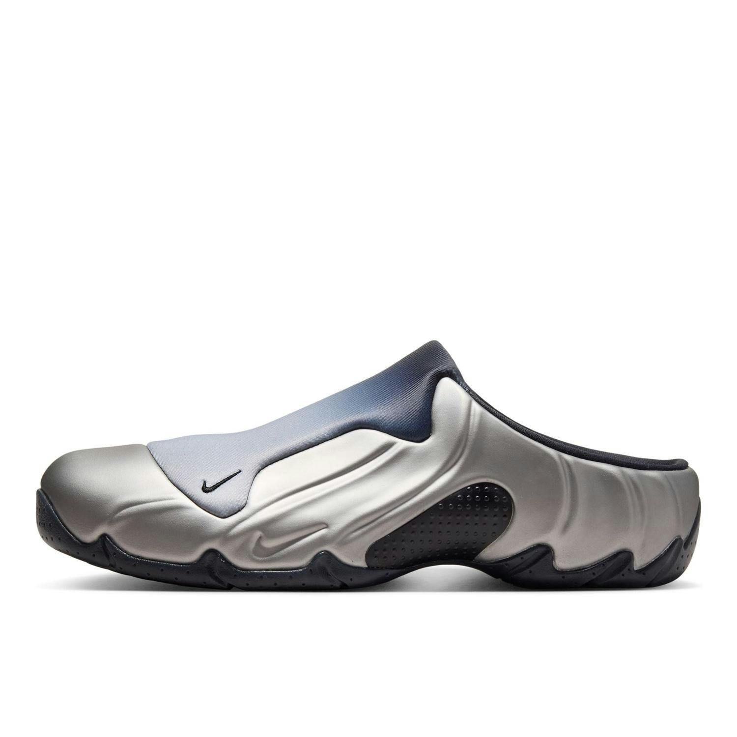 は*と様 NIKE ナイキ CLOGPOSITE MTLC DARK GREY Nike's Metallic Grey Clogposite Is Kinda Wild, Kinda Clean