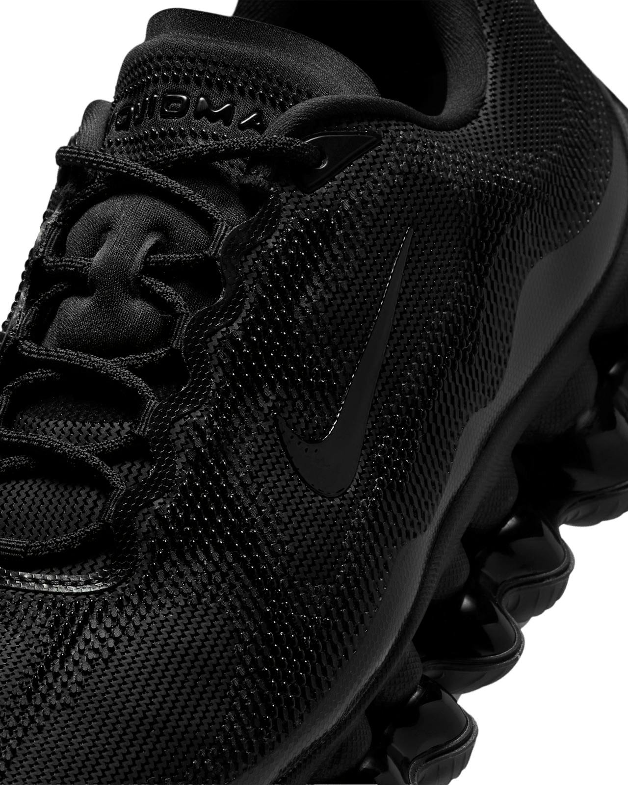 Nike's All-Black Air Liquid Max Is a Freakishly Good Time