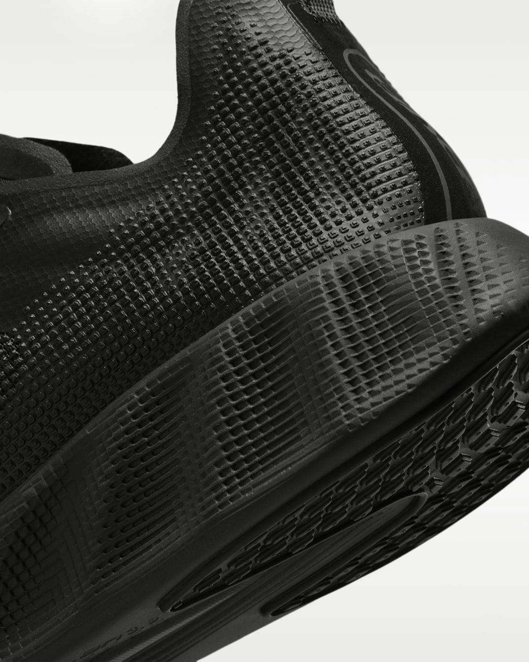 Nike's Effortlessly Sleek Running Shoe Is a Breath of Fresh Air. Literally