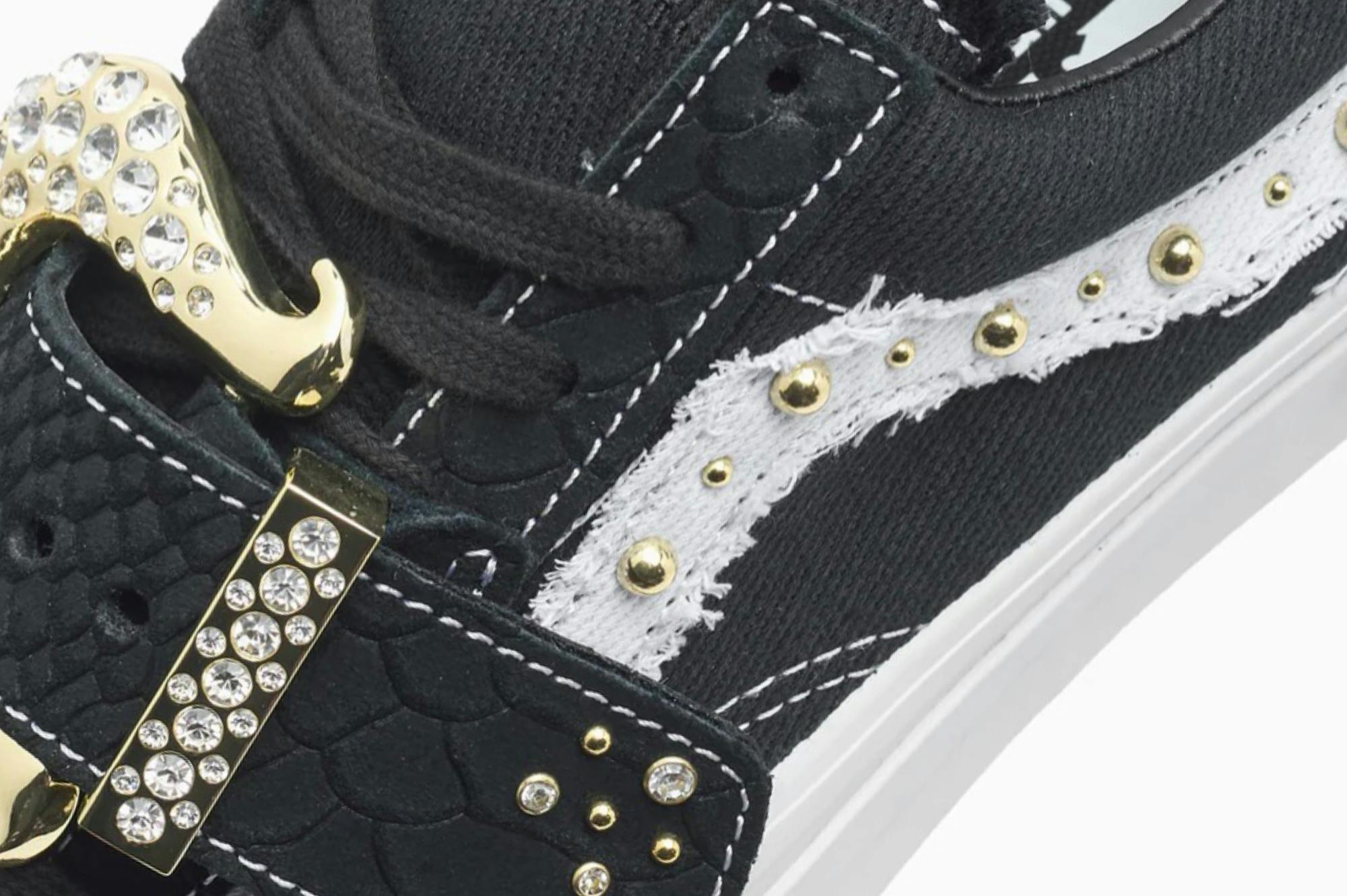 Akio Hasegawa x BEAMS SSZZ x Clarks Wallaroo Boot Collab