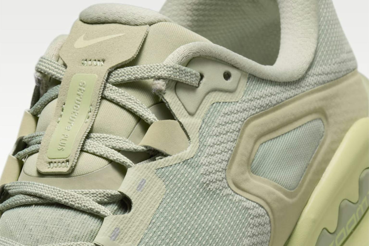nike structure plus sneakers