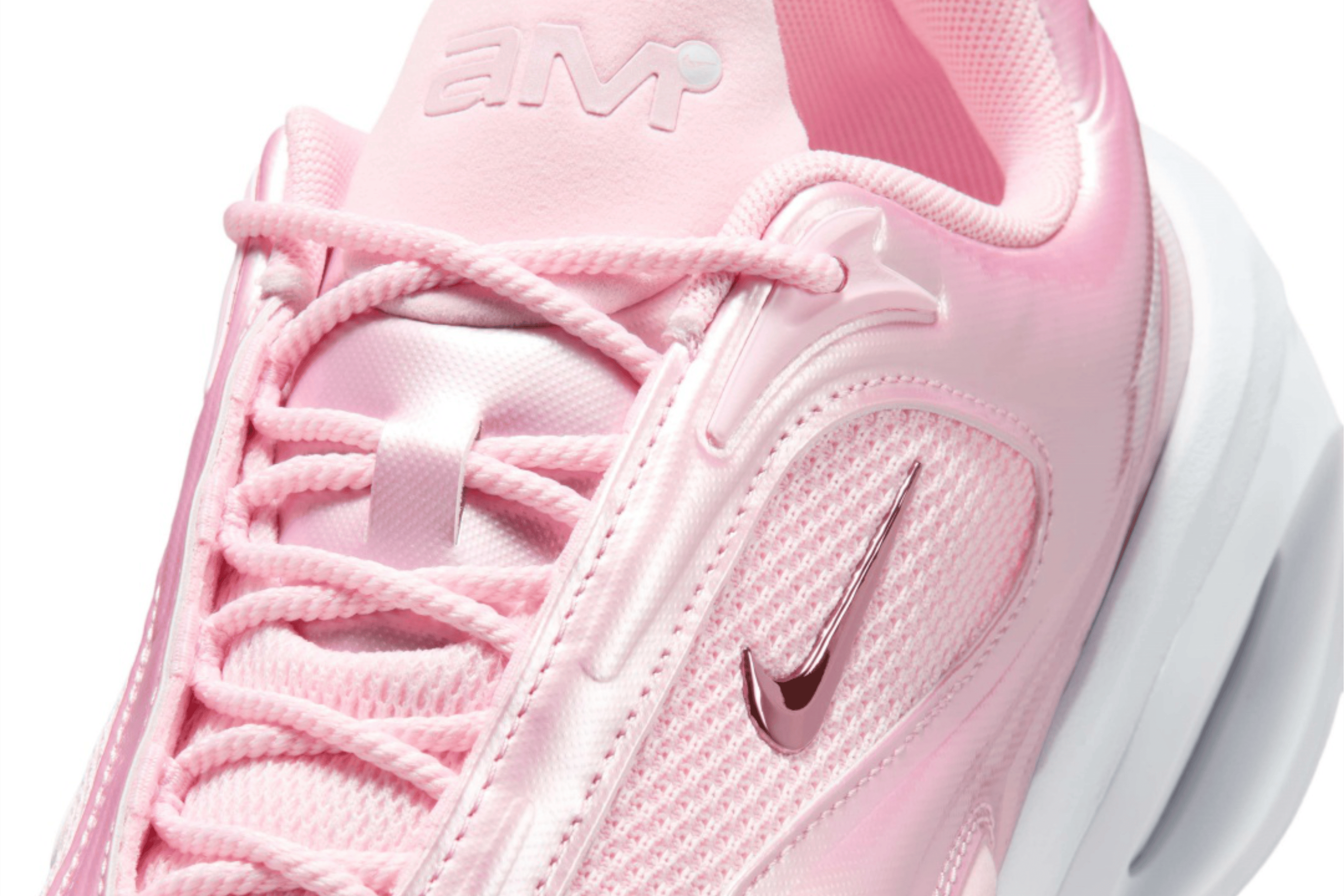 Nike’s Thiccest Dad Shoe Is Chewing Up the Competition in Bubblegum Pink