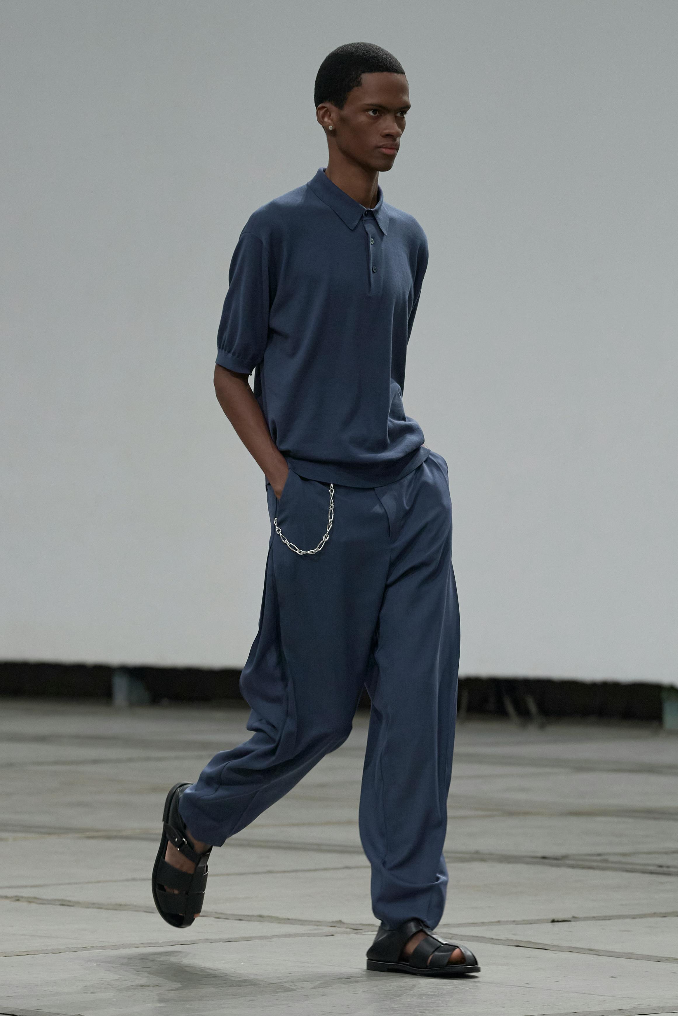 HYKE デザインプルオーバー This Is Secretly the Menswear Debut of the Year