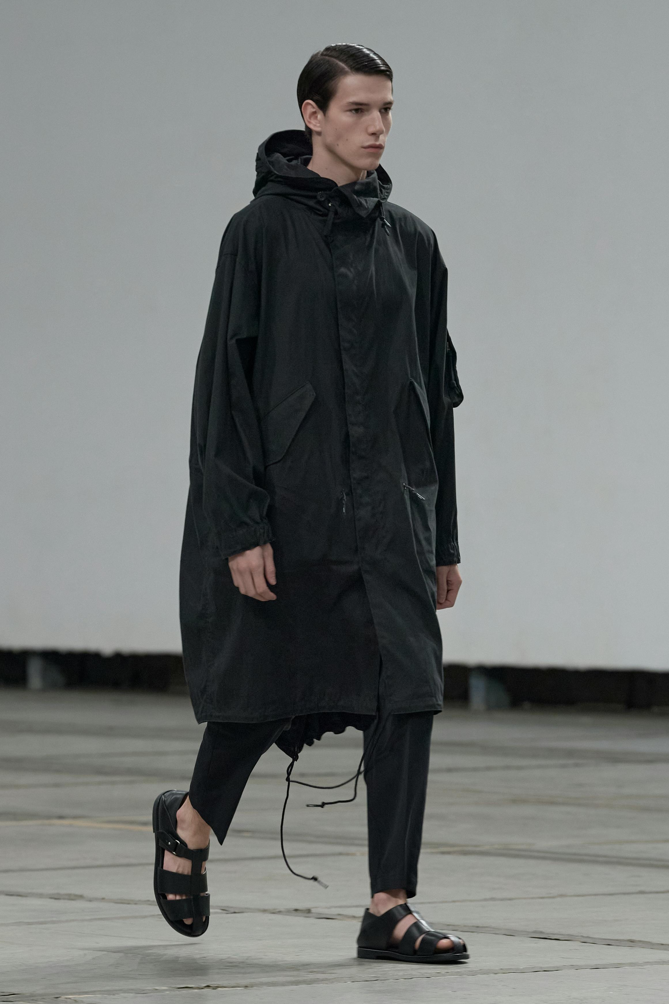 HYKE デザインプルオーバー This Is Secretly the Menswear Debut of the Year