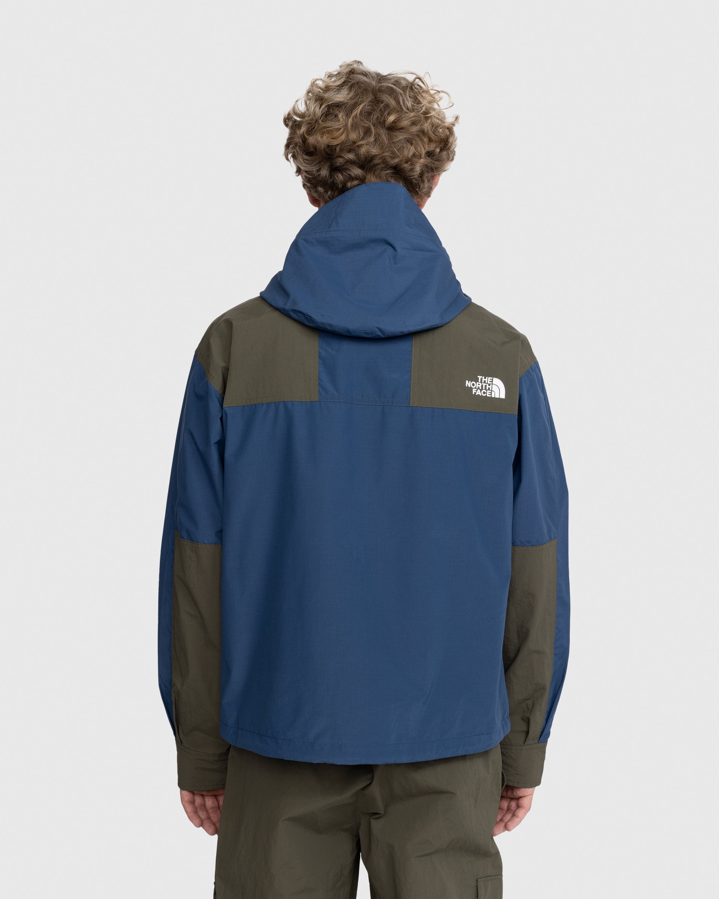 The North Face – ‘86 Low-Fi Hi-Tek Mountain Jacket Shady Blue/New Taupe Green - Windbreakers - Blue - Image 4