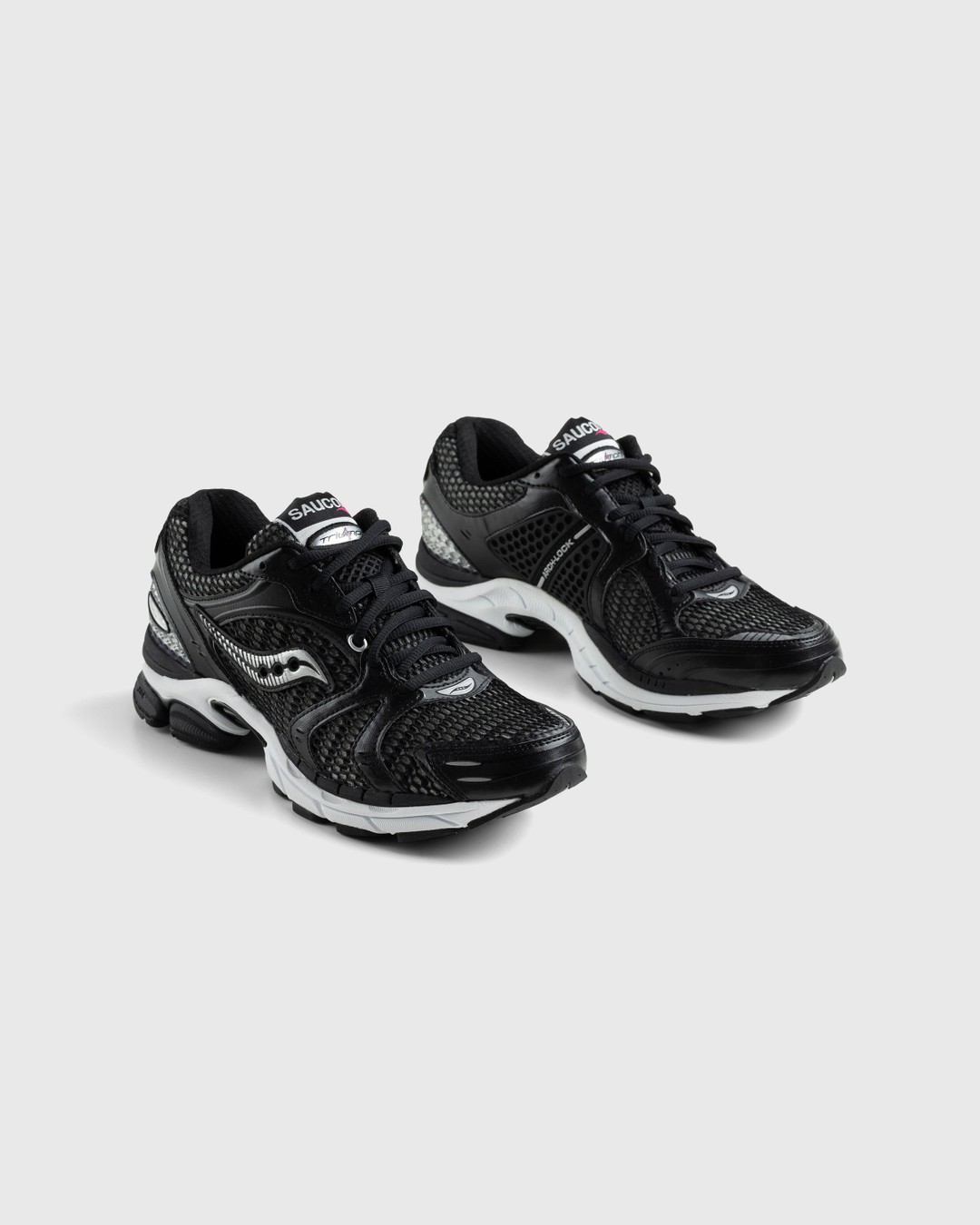 Saucony triumph 4 negro hotsell