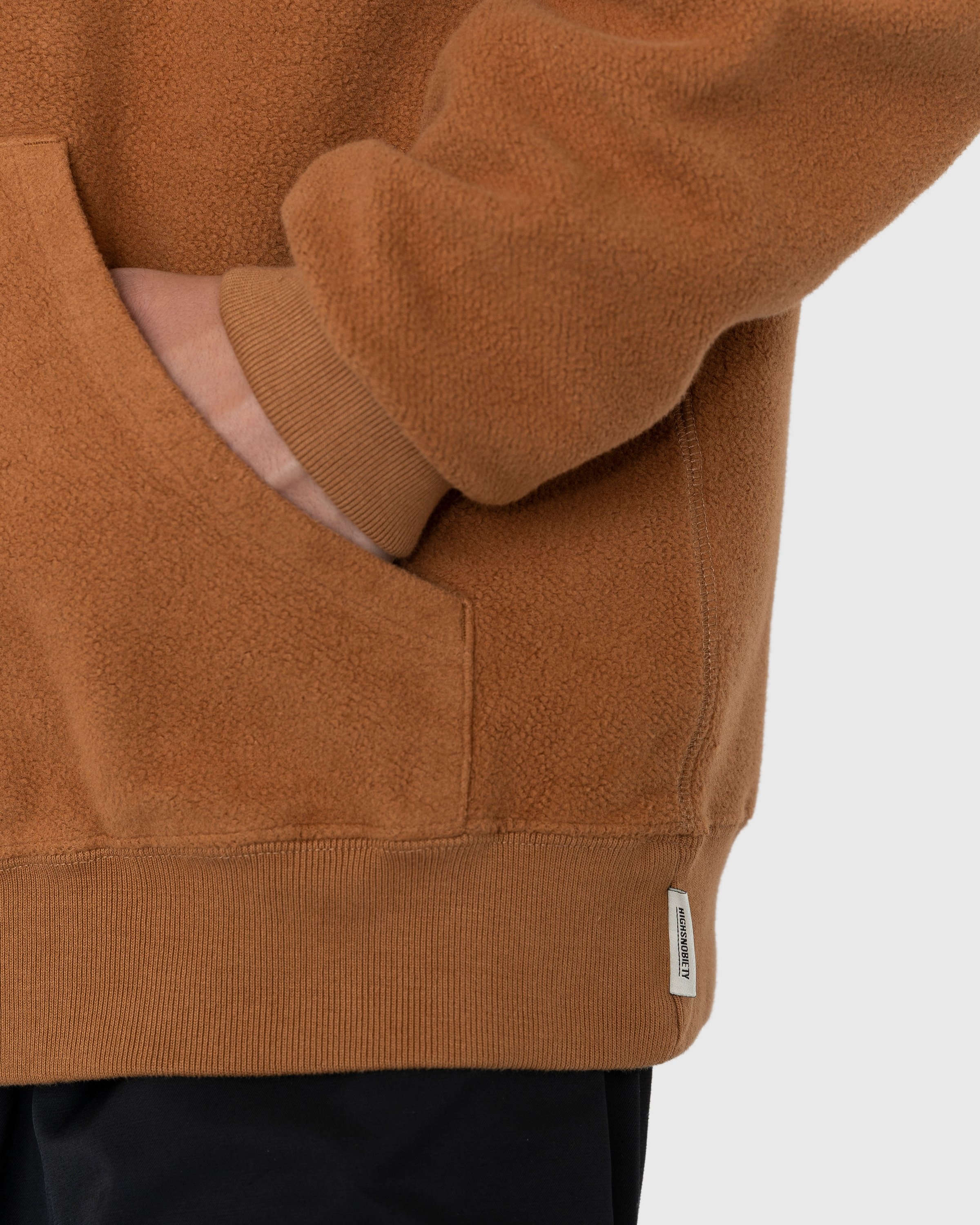 Highsnobiety – Script Logo Reverse Fleece Hoodie Brown - Sweats - Brown - Image 5