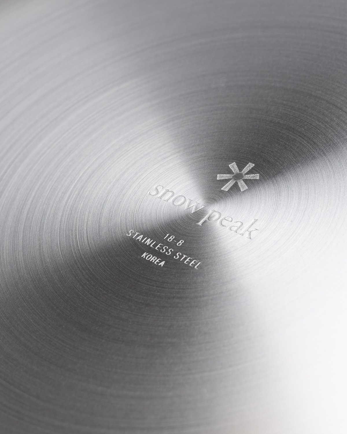 Snow Peak – Tableware Set Large Silver - Lifestyle - Black - Image 4