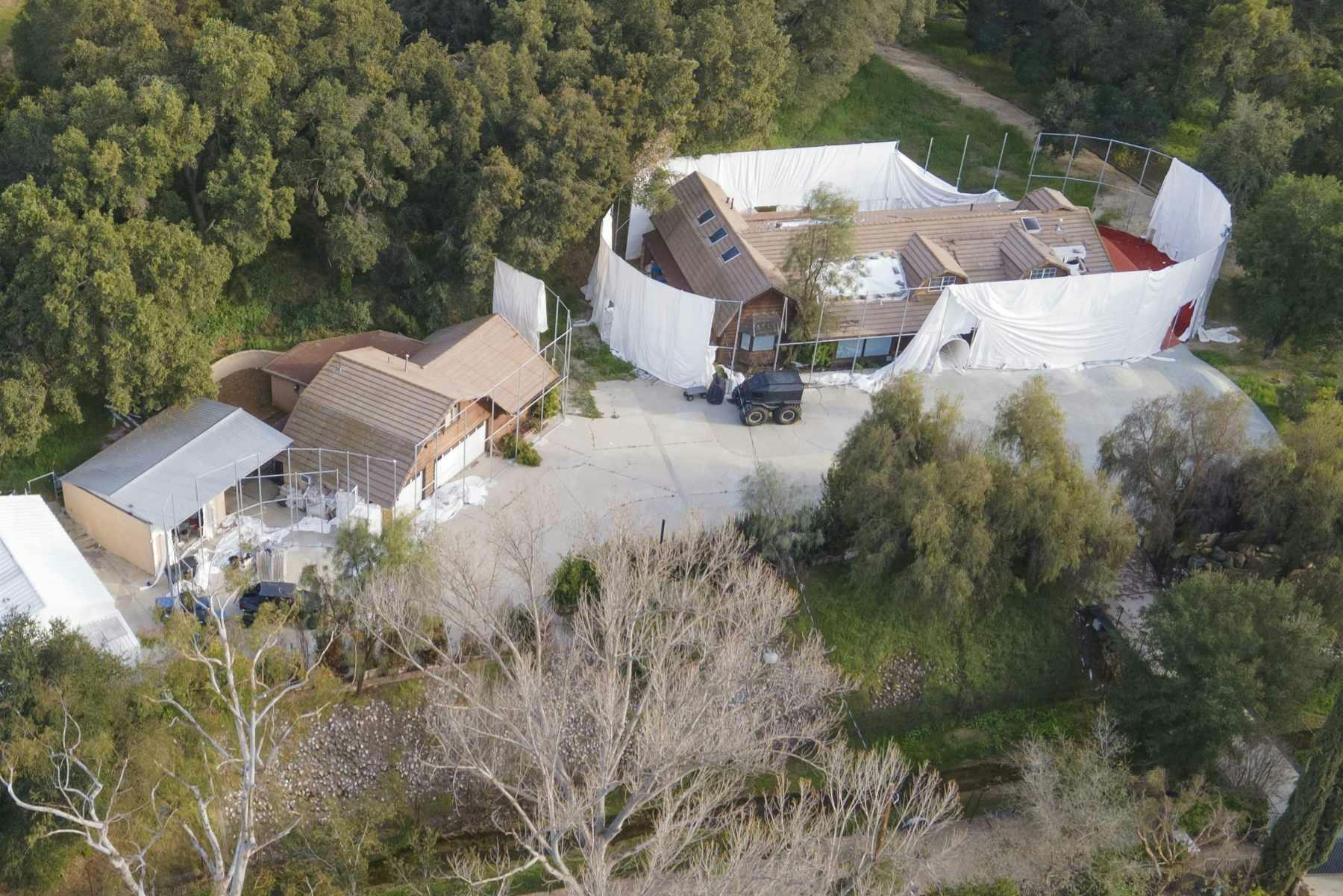kanye-s-eyesore-calabasas-house-a-timeline-of-disrepair