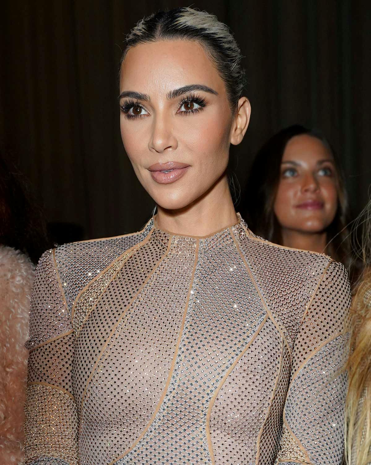 kim-kardashian-dolce-gabbana-collection (1)