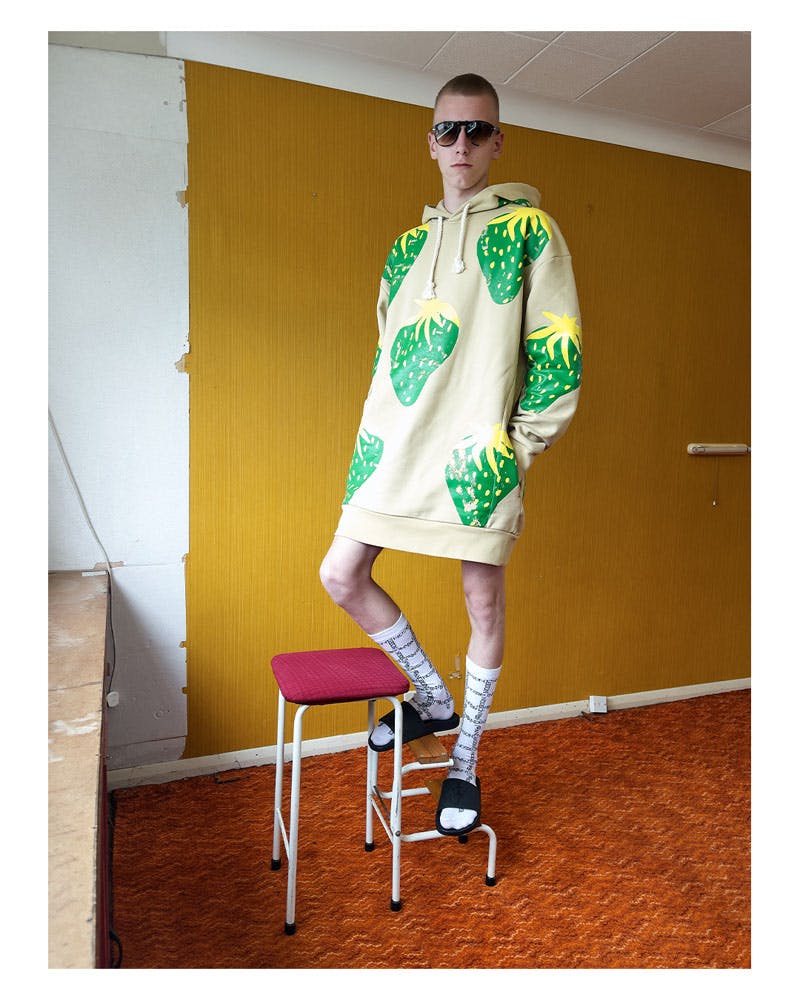 jw-anderson-ss22-fashion-show-020