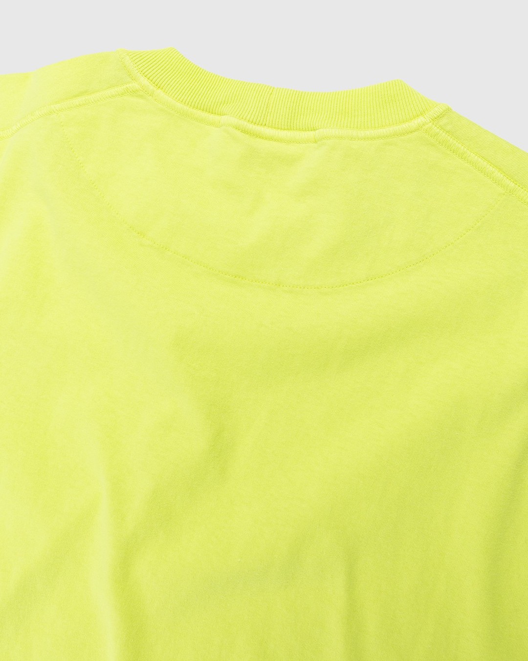 Stone Island – 23757 Garment-Dyed Fissato T-Shirt Lemon - T-shirts - Yellow - Image 3