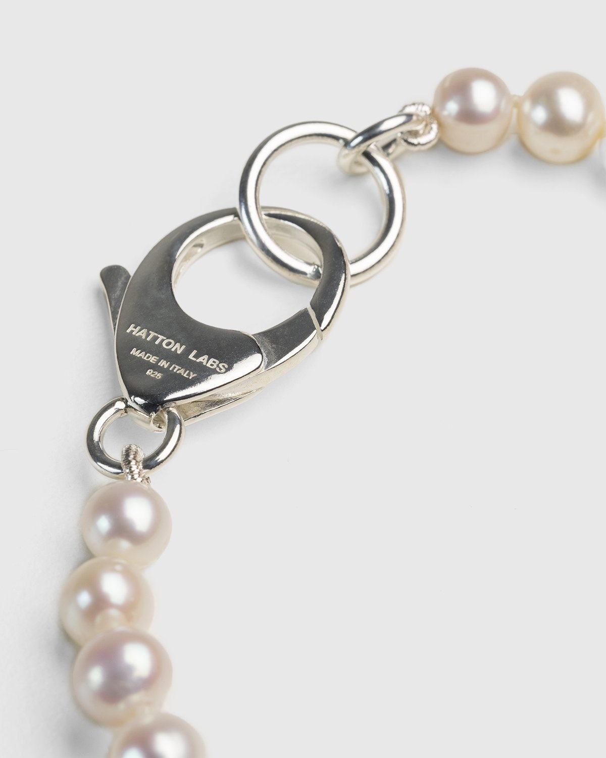 Hatton Labs – Classic Freshwater Pearl Bracelet White - Bracelets - White - Image 2