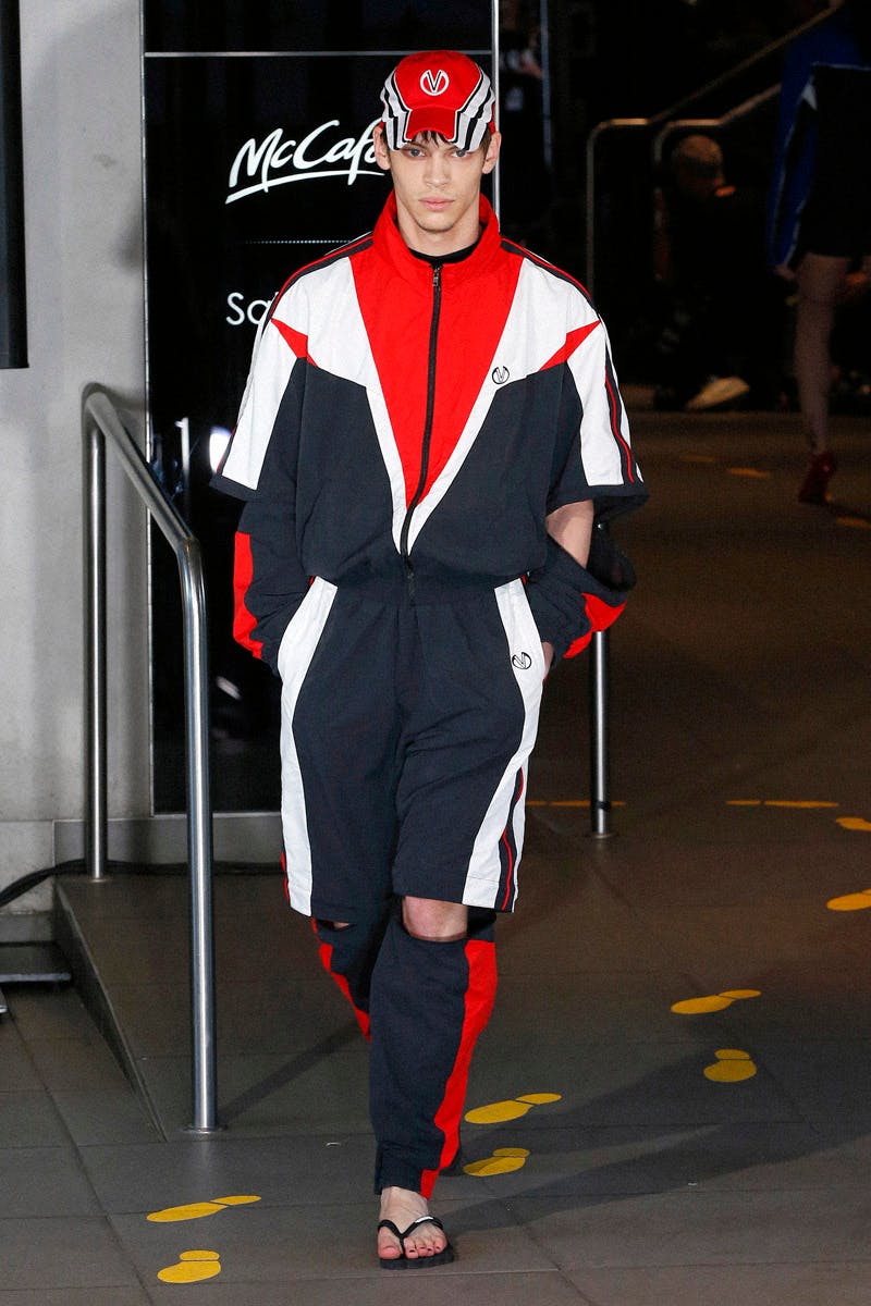 Vetements : Runway Paris Fashion Week Menswear Spring/Summer 2020 demna gvasalia ss19