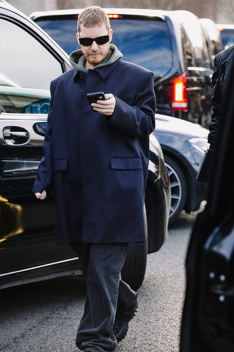paris-fashion-week-fw23-streetstyle (22)