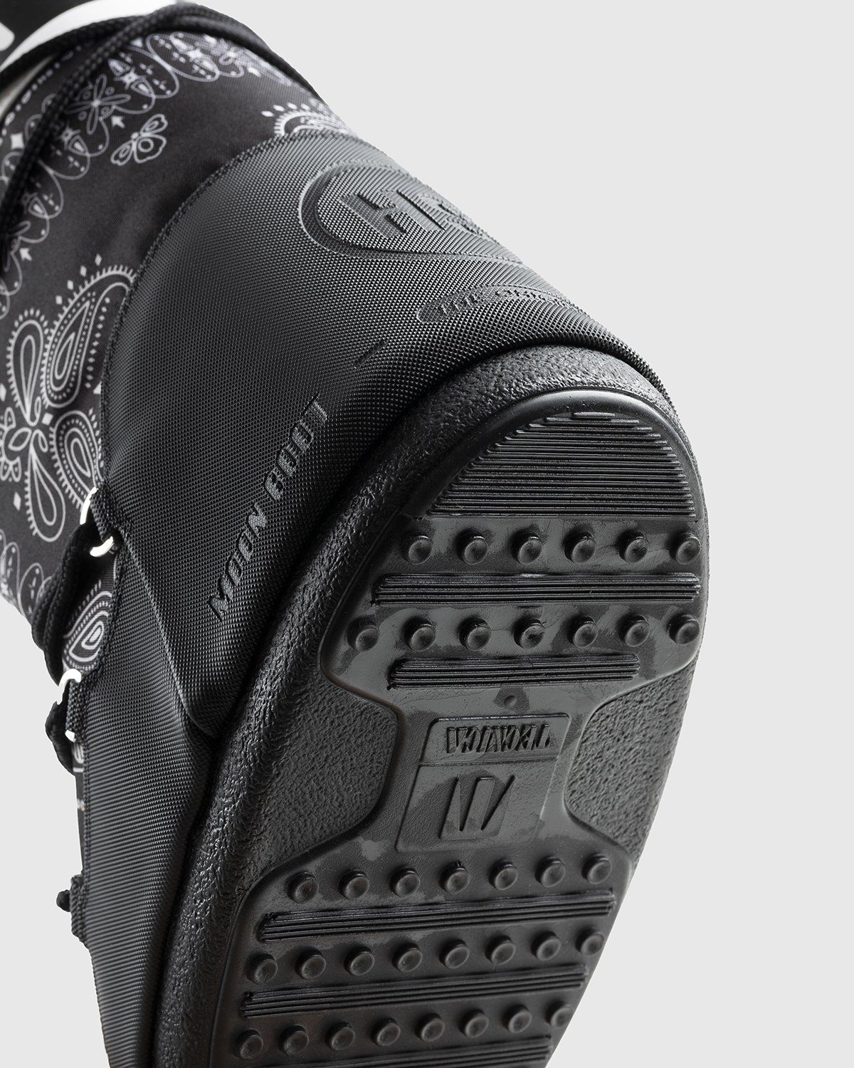 Moon Boot x Highsnobiety – Icon Boot Bandana Black - Boots - Black - Image 5