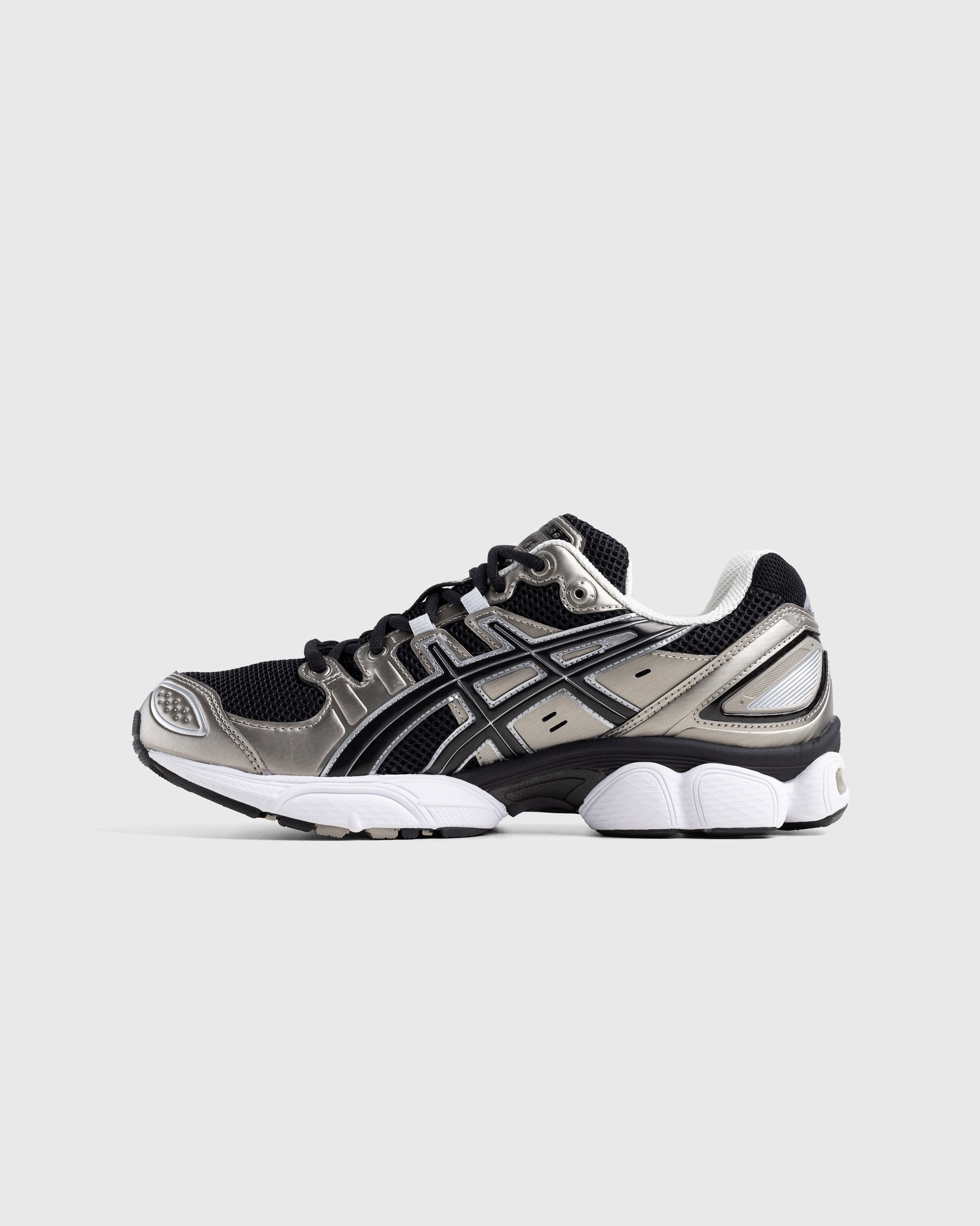 asics – Gel-Nimbus 9 Frosted Almond/Black - Sneakers - Silver - Image 5