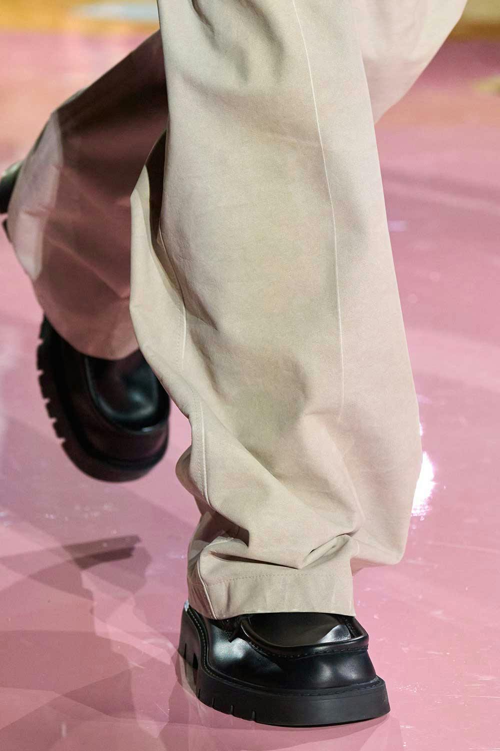 bottega-veneta-ss23-collection-leather (2)