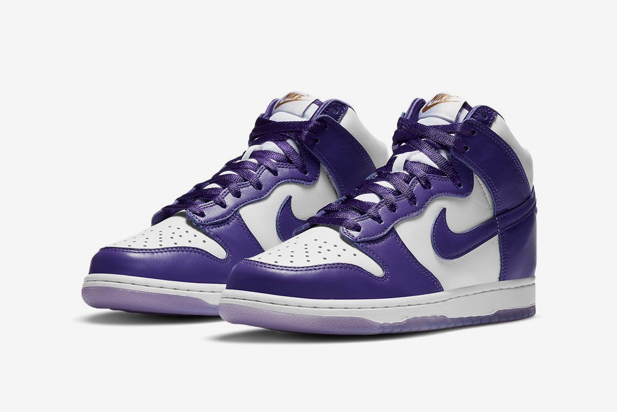 varsity purple dunks on feet