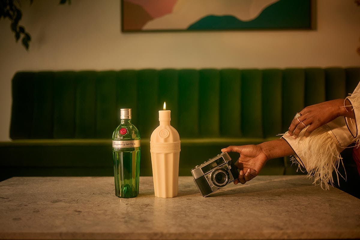 centldn-gin_0001_270422_TANQUERAY10_SHOOT_S05_0379_RT1