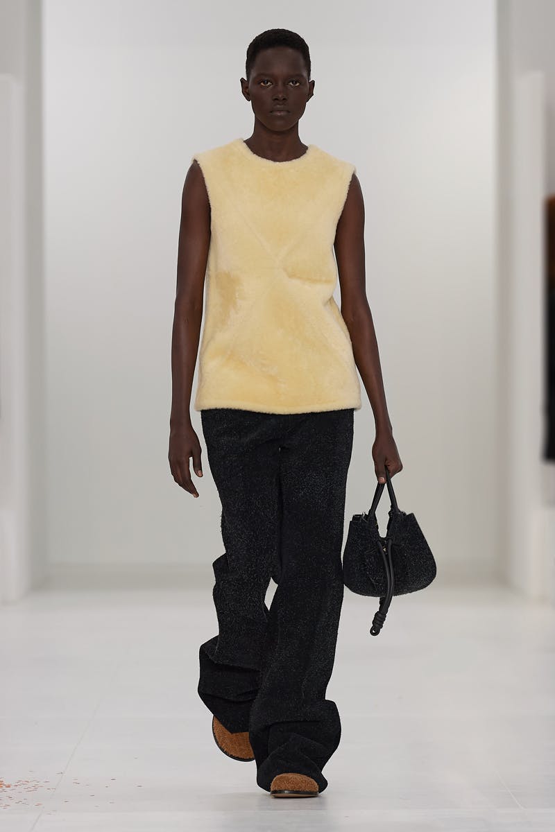 loewe-fall-winter-2023-womens-43