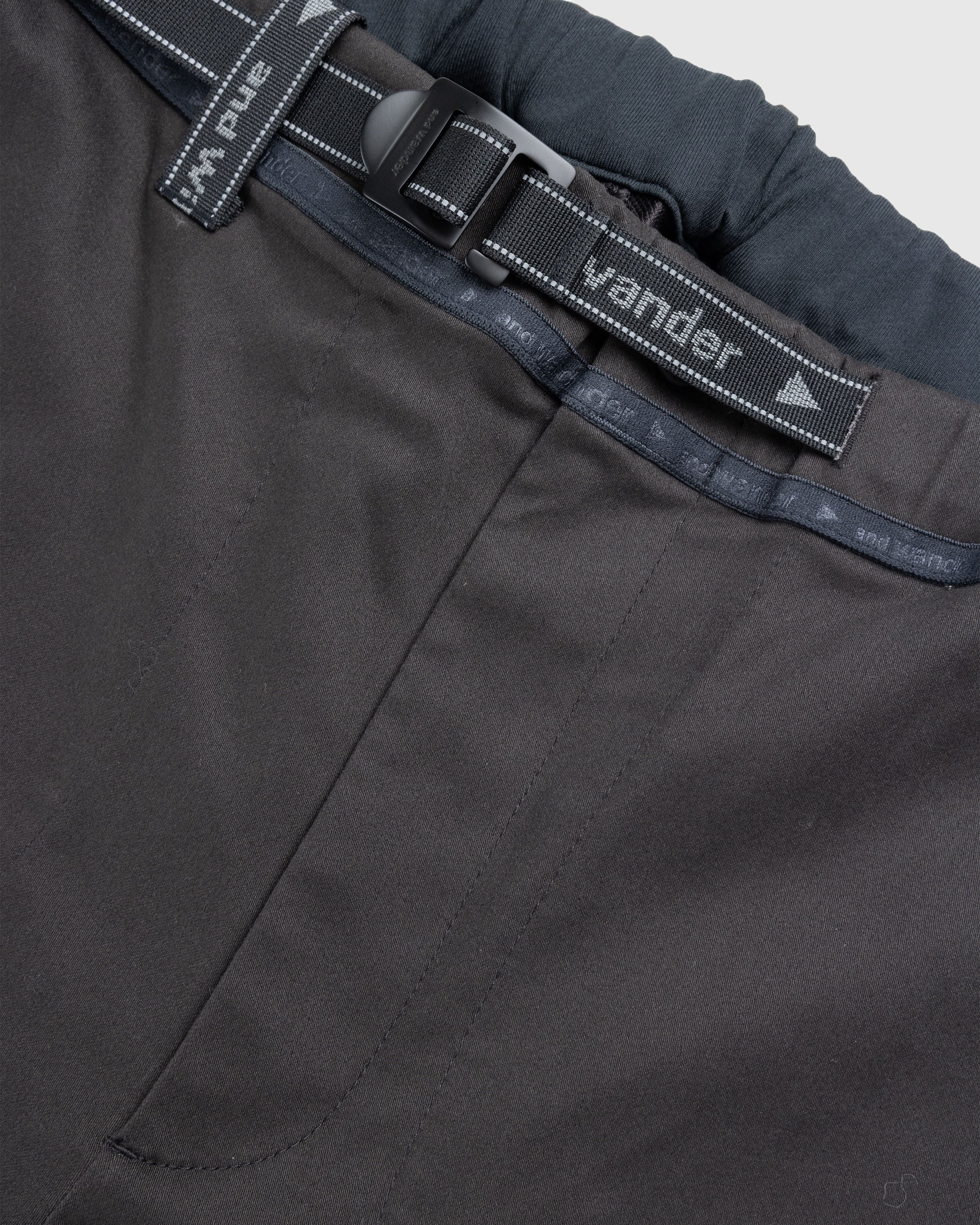 Hold it outlet in pants