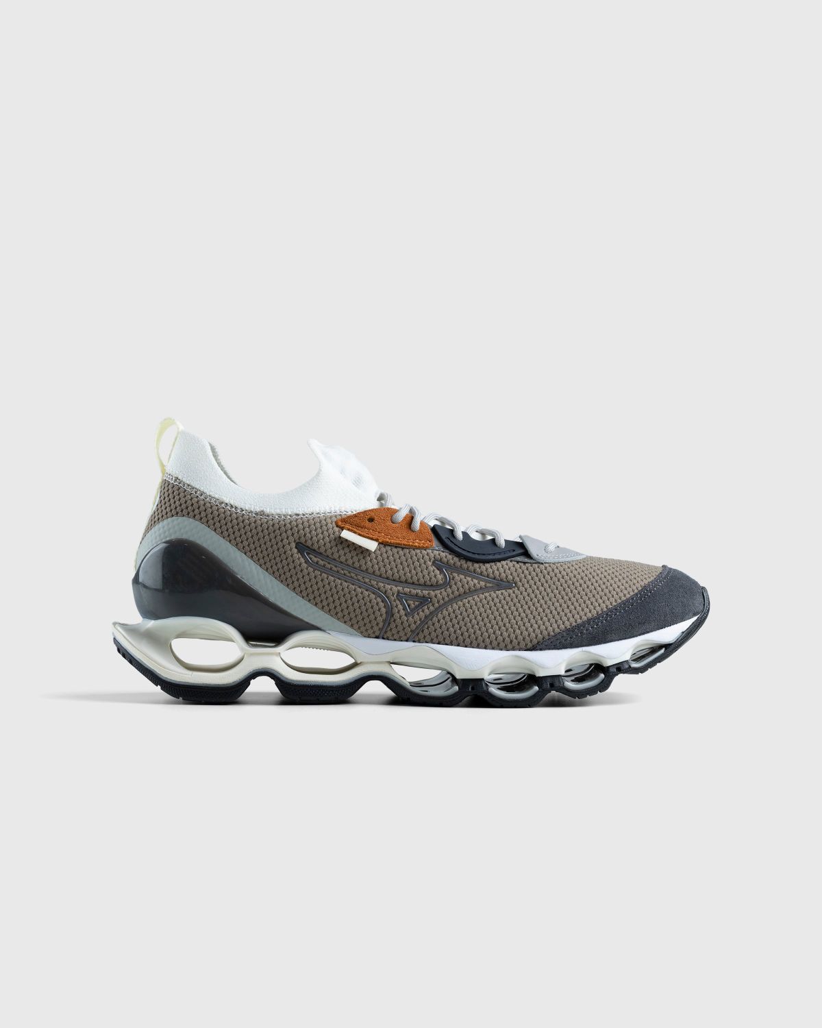 Mizuno – Wave Prophecy Beta Fallen Rock/Harbor Mist - Sneakers - Beige - Image 1